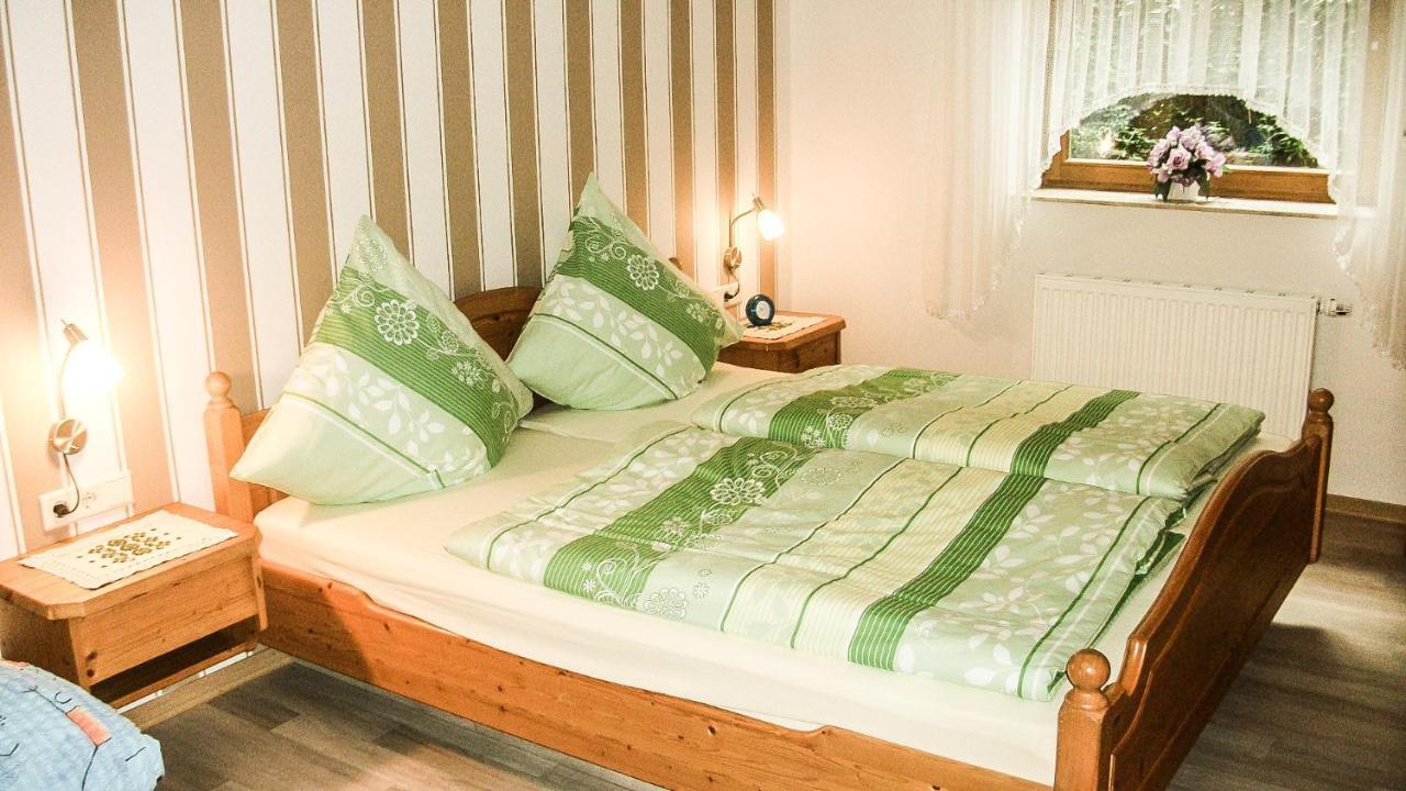 Mosel-Ferienwohnung Berhard Bruttig-Fankel Exterior foto